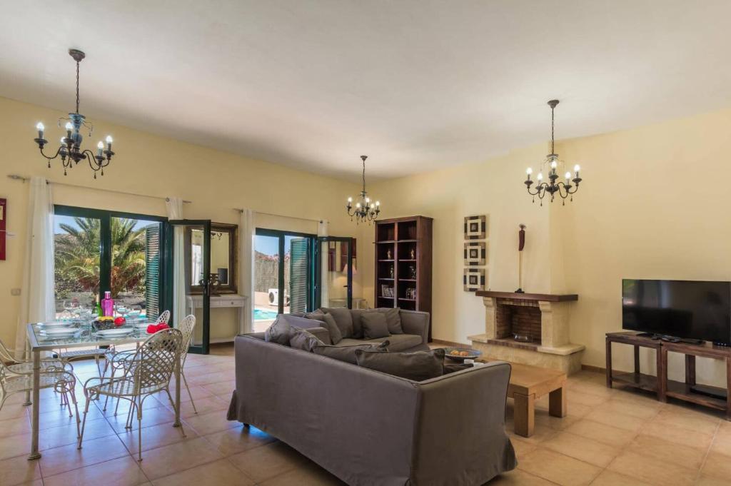Villa Vista Montana by Villa Plus - 5