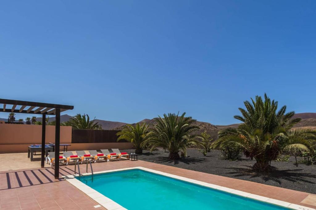 Villa Vista Montana by Villa Plus - 2