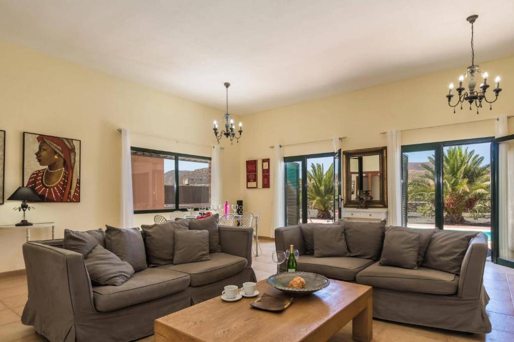 Villa Vista Montana by Villa Plus - 4