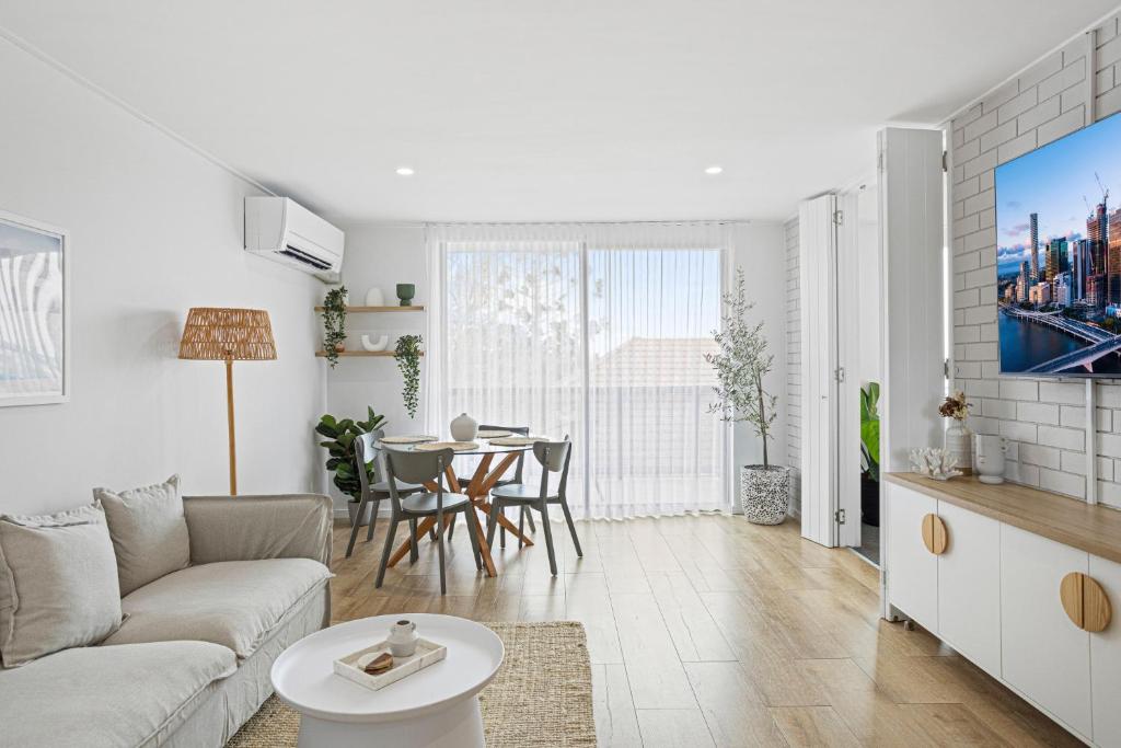 Spacious 1-Bed in the Heart of Teneriffe, Brisbane