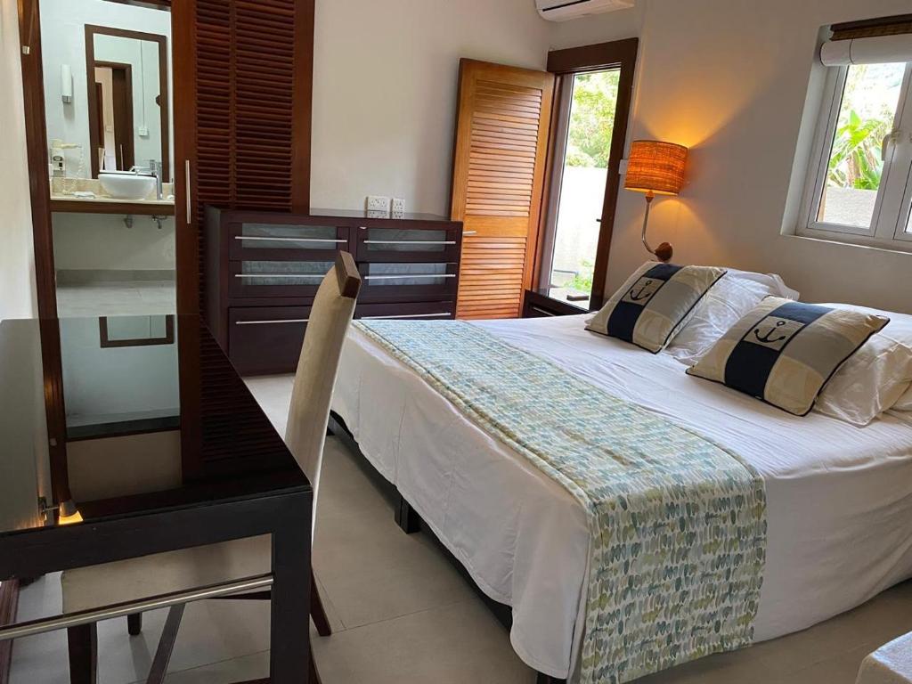 Colonial cocoon studio, La Gaulette