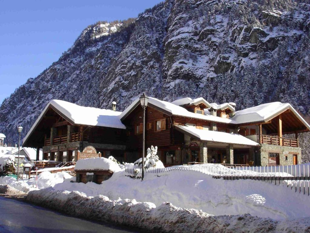 Apartment in Antey-Saint-André near Ski Lift - 4