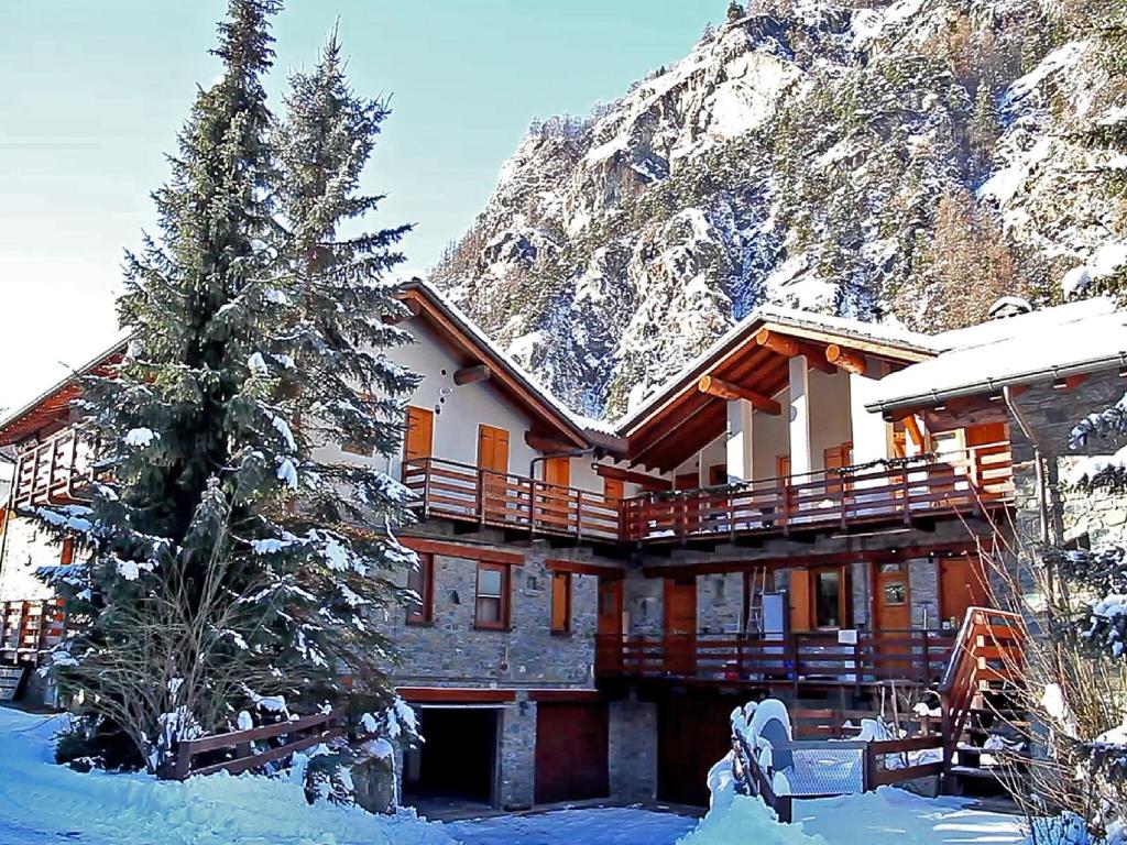 Apartment in Antey-Saint-André near Ski Lift - 5
