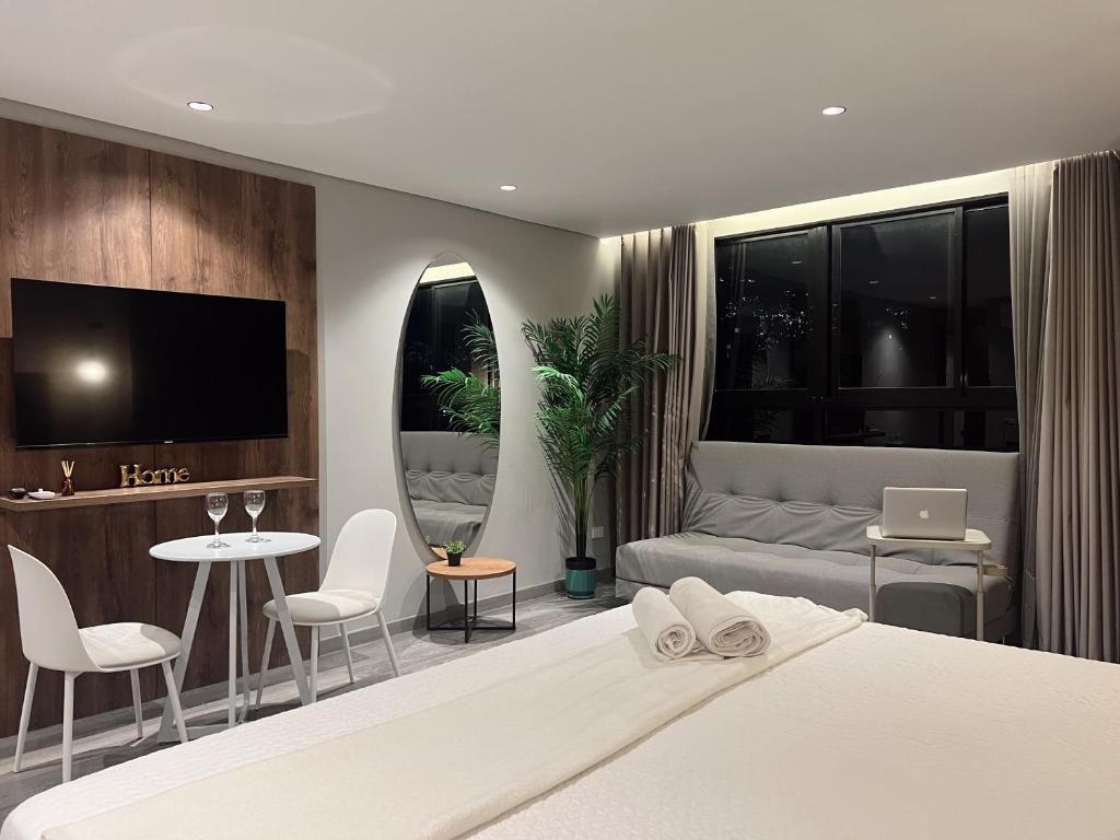 SUITE DE LUJO FARO con Aire Acondicionado y Coworking, Медельин
