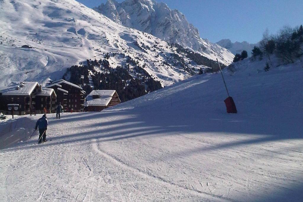 Ski in and Out 2-Bed Apartment in Meribel - 2