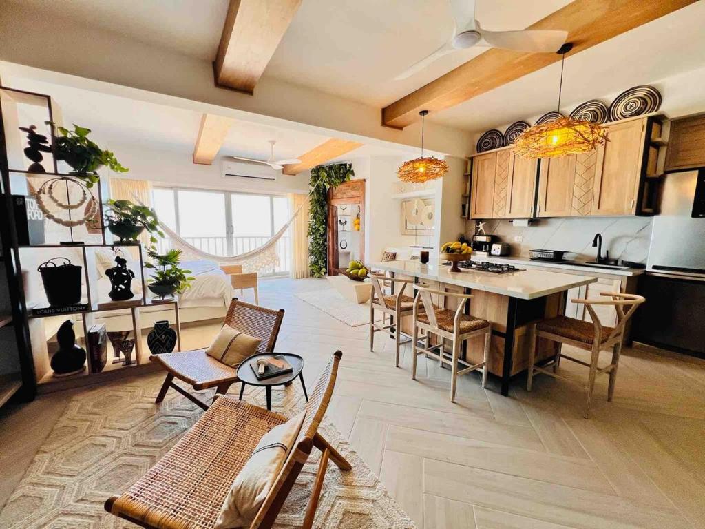 Casa Manalva ocean view penthouse in walled city - 4