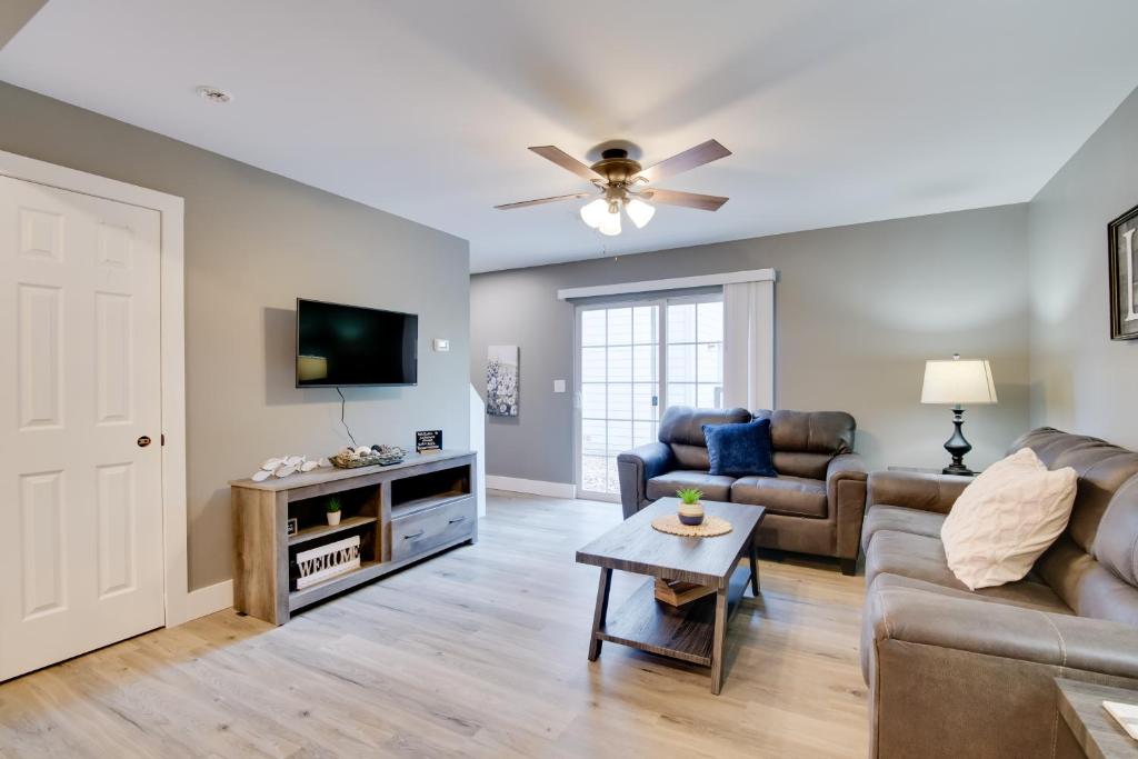 Pet-Friendly Home, 9 Mi to Silver Dollar City, Kimberling City