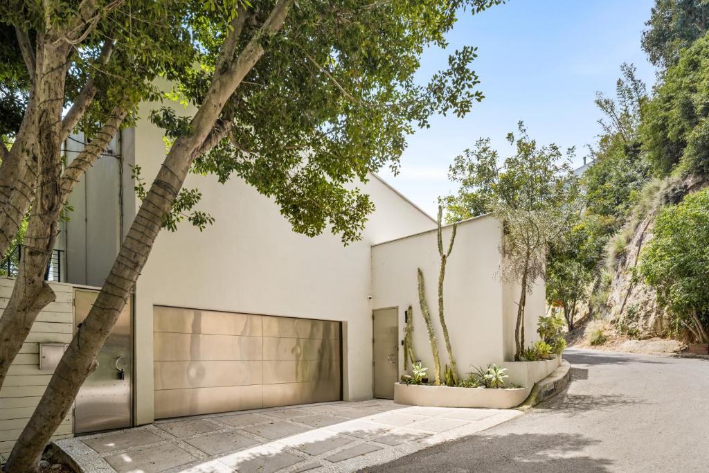 Hollywood Hills Serenity, Los Angeles