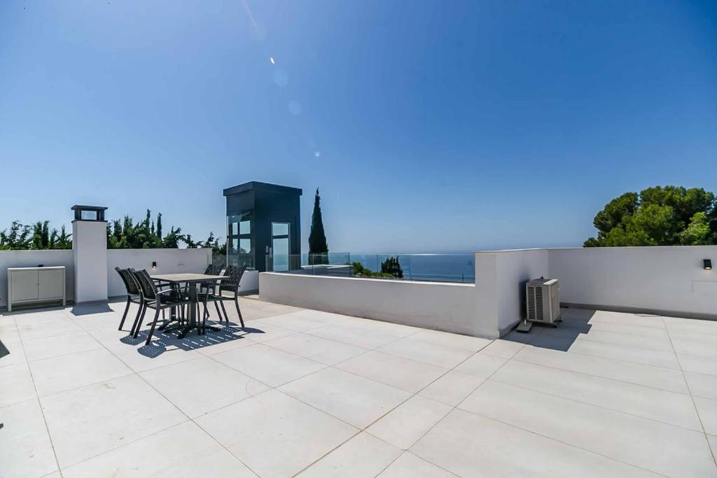 136-Luxury Villa, Sea Views, Private Heated Pool - 3