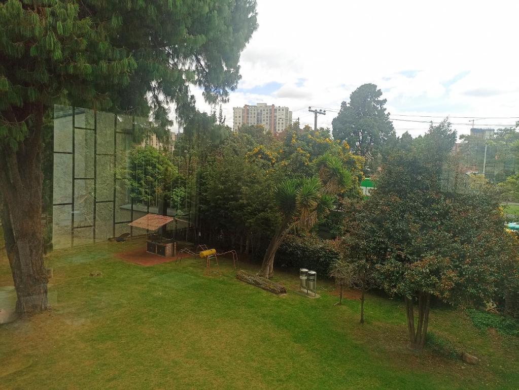 Casa recidencial apta para mascotas con estacionamiento - 3