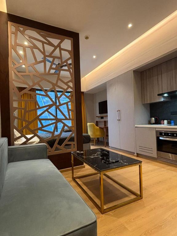 Sun n Sapphire - Book Half Day or Night, Ghaziabád