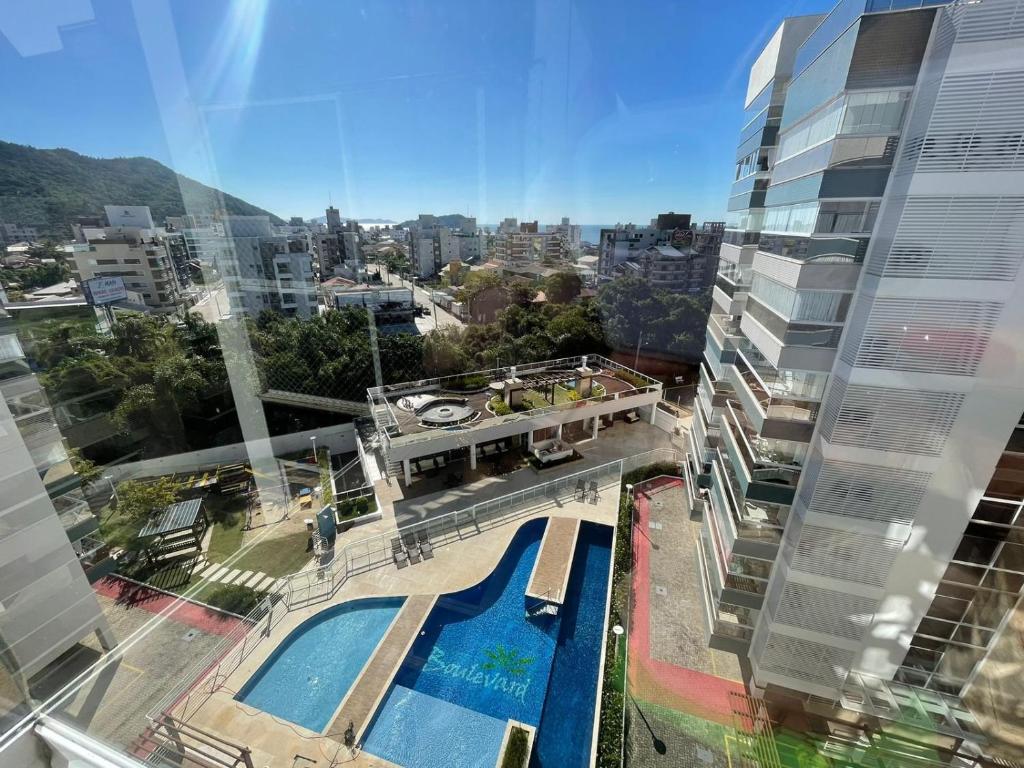 Cód 54 - Apartamento amplo com 3 suítes., Governador Celso Ramos