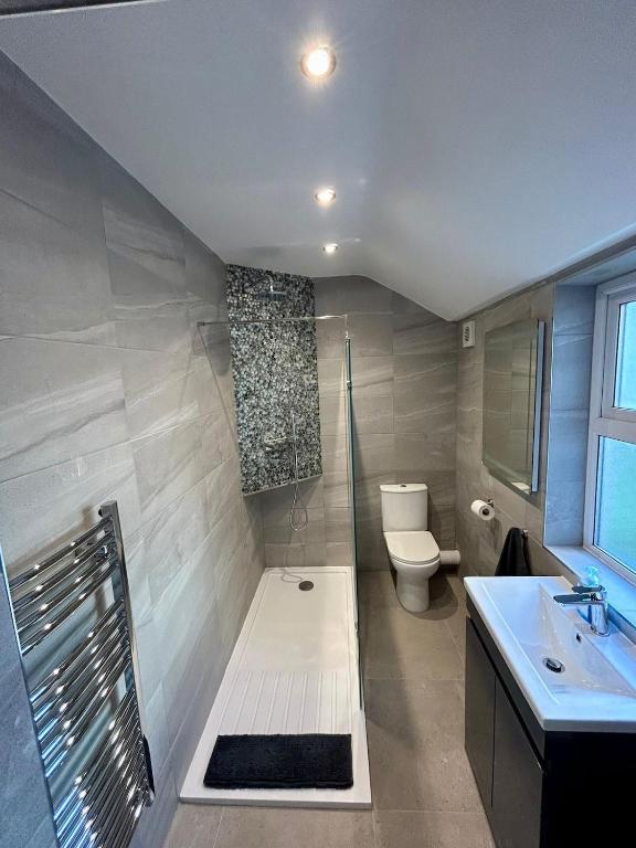 Modern Apartment in the heart of Guildford, Stoughton