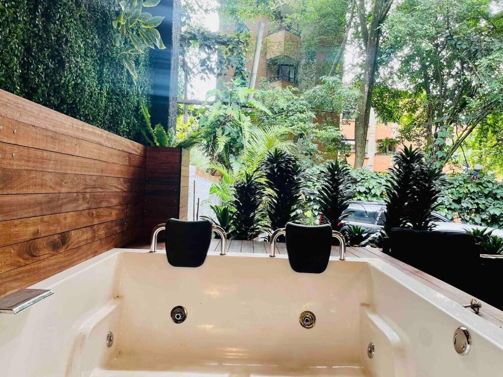 Casa Amsterdam with Jacuzzi in Poblado Medellín - 5
