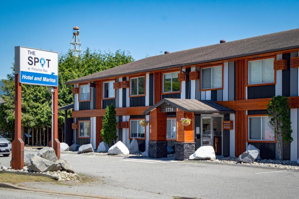 The Spot at Porpoise Bay, Sechelt