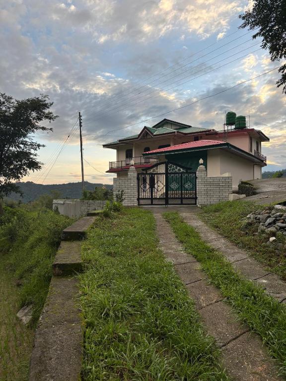 Serene Stay Baijnath, Sahel