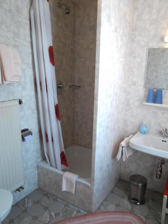 Hotel Gasthof zum Neubau photo