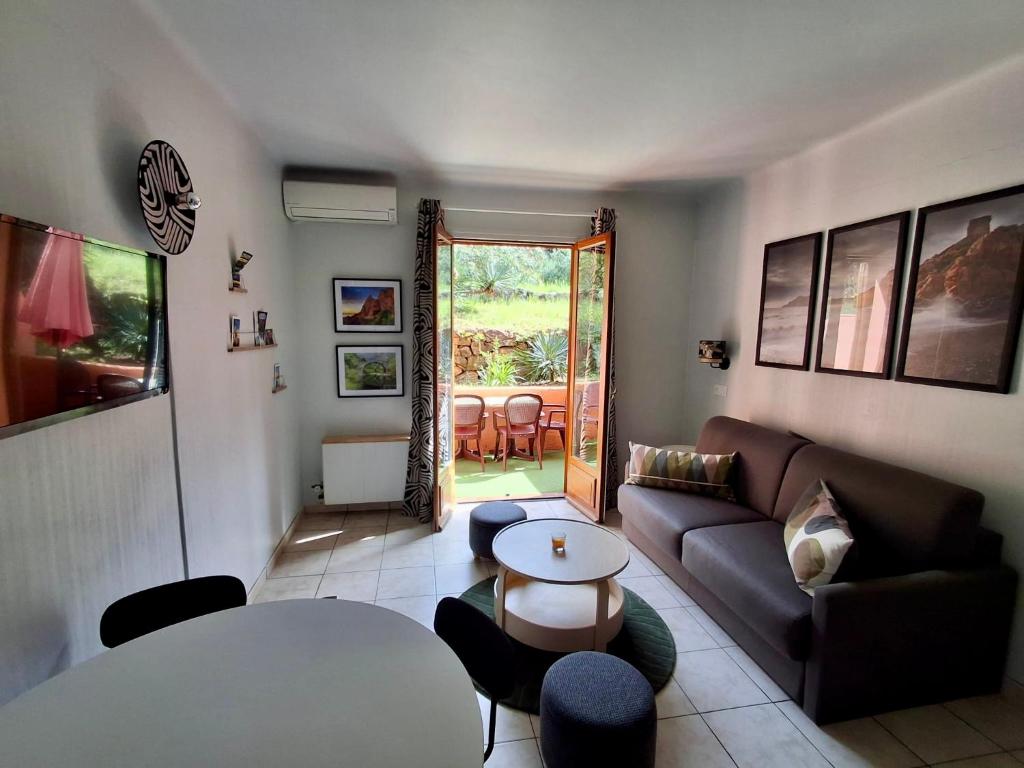 Grand T2 duplex, terrasse et jardin, Porto Ota