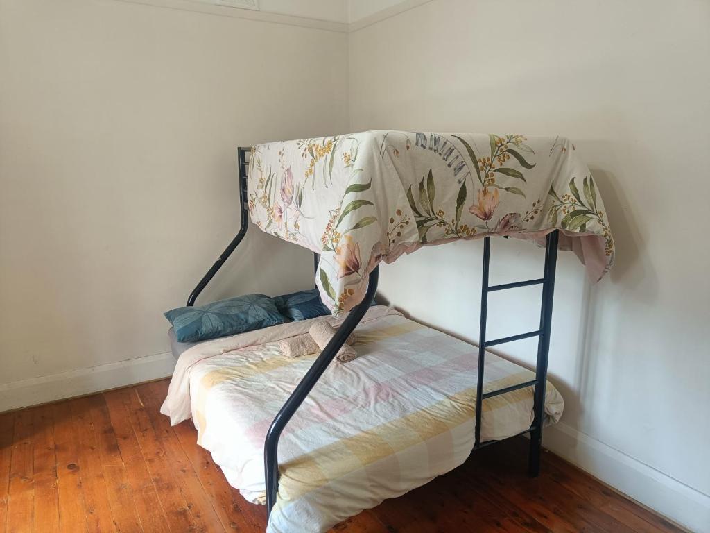 Easy Triple Room in Earlwood - EW1, Sydney