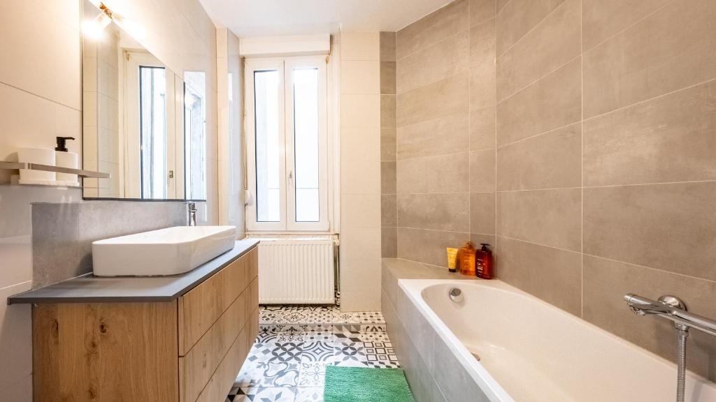 Appart Cocooning 6 Personnes Hyper Centre Mulhouse - Parking Gratuit - 5