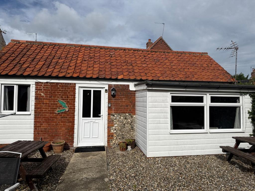 Holly cottage, Catfield