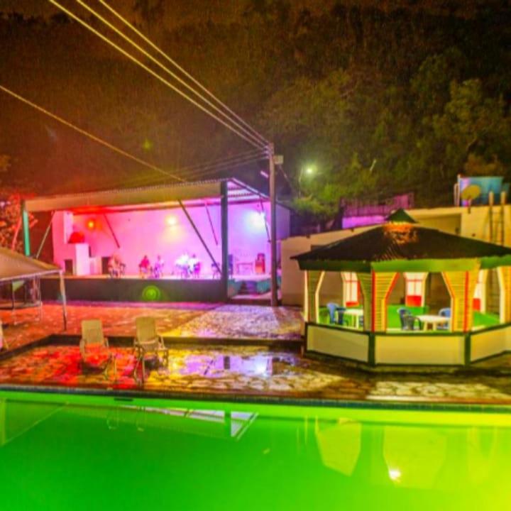 La Esmeralda entre Montañas - 3