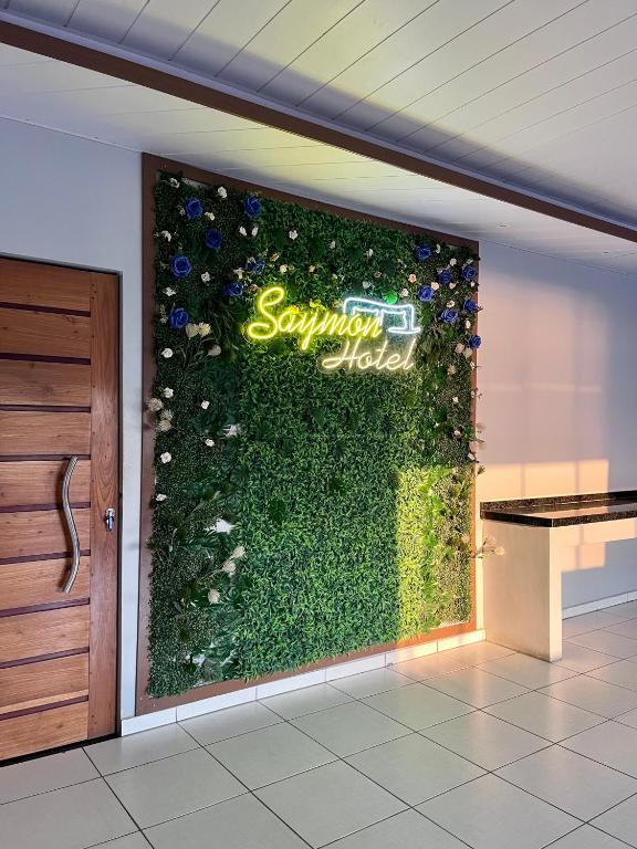 Saymon Hotel, Portel