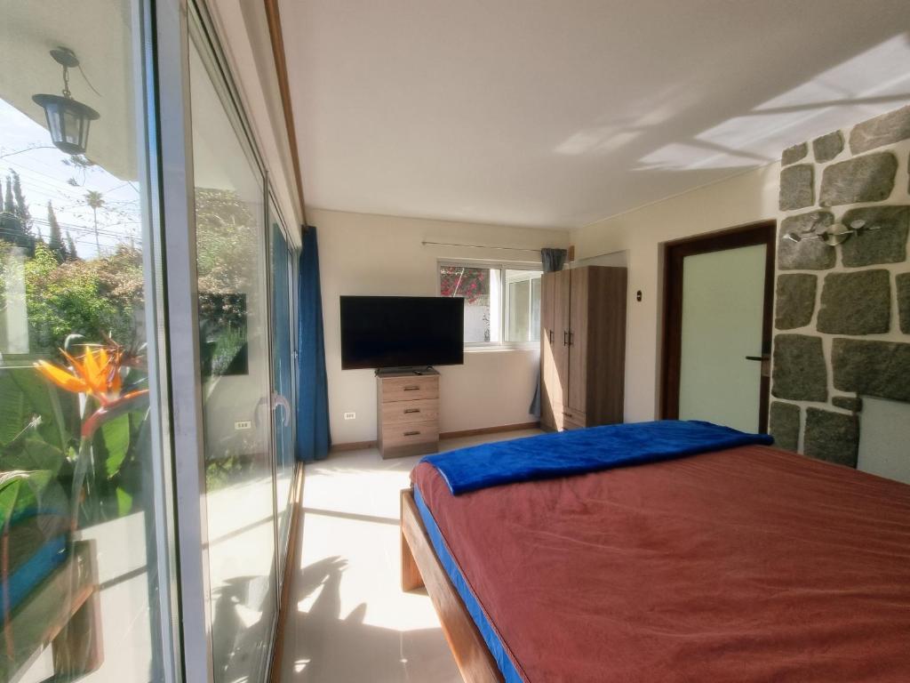 Departamento dos habitaciones 2 banos privados y jardin - 1