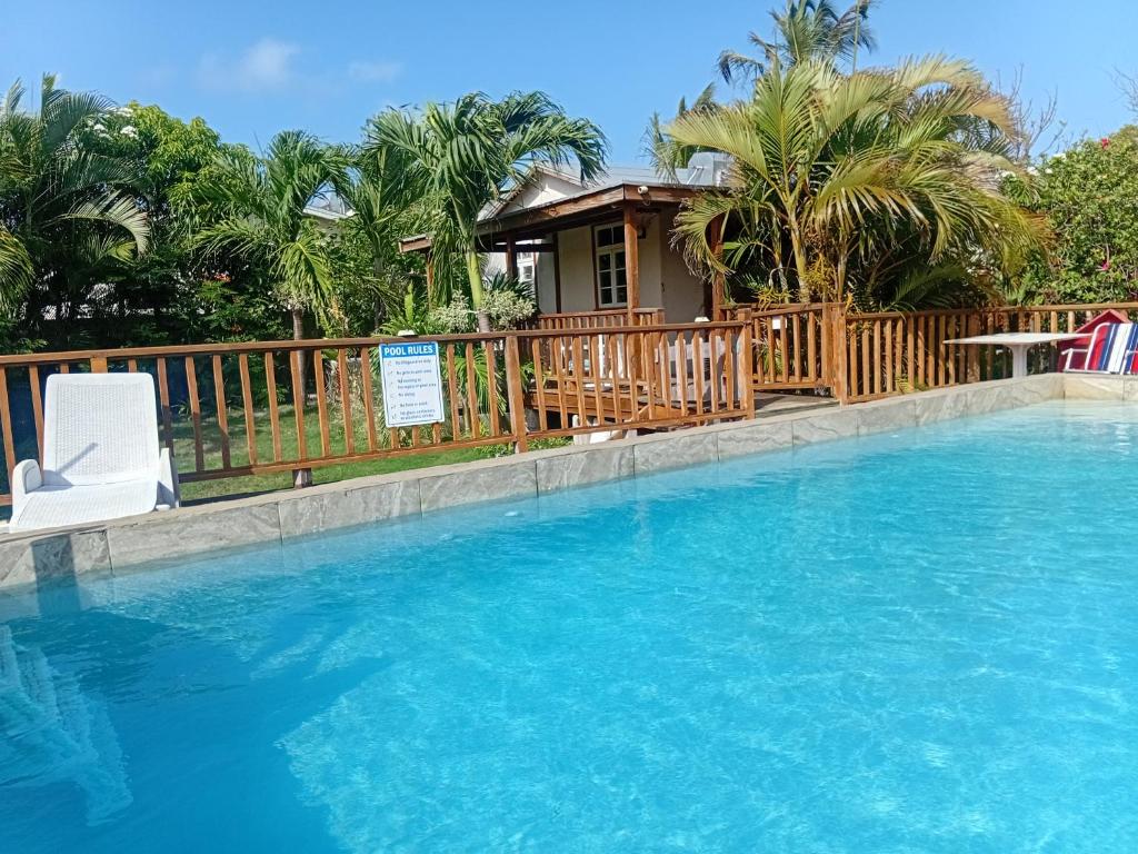 The Pool House, Saint Philip