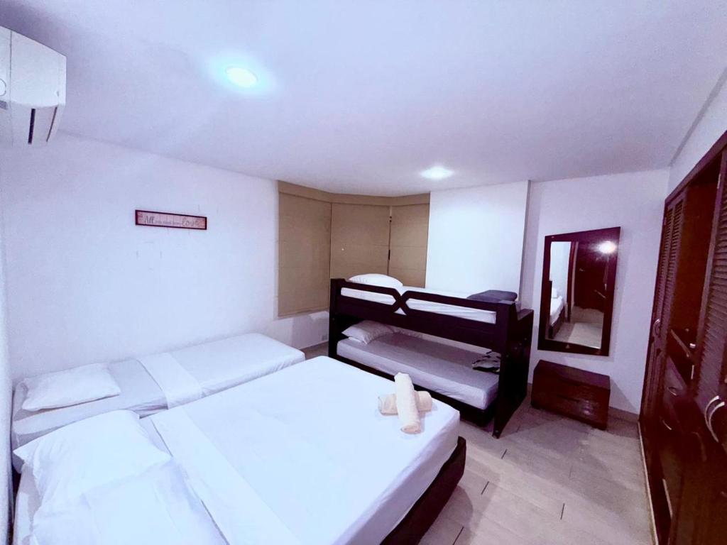 Exclusivo Apto Torres Del Lago - 3