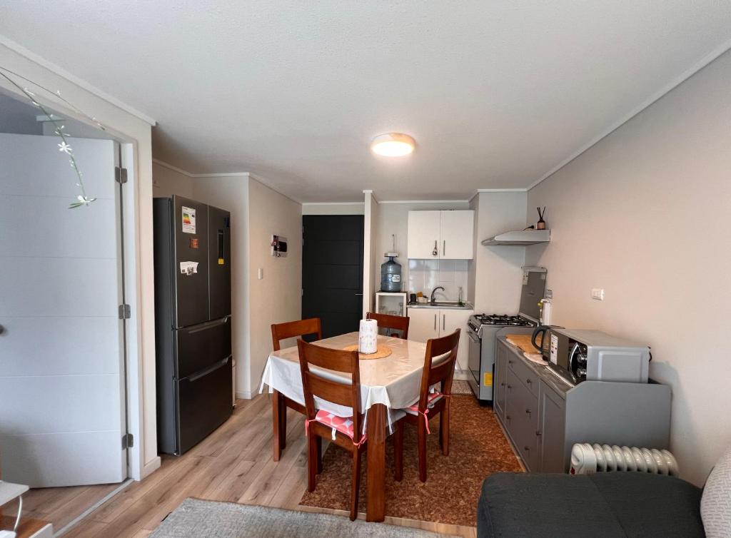 Céntrico, cómodo y moderno departamento en Puerto Montt con estacionamiento privado incluido - 3