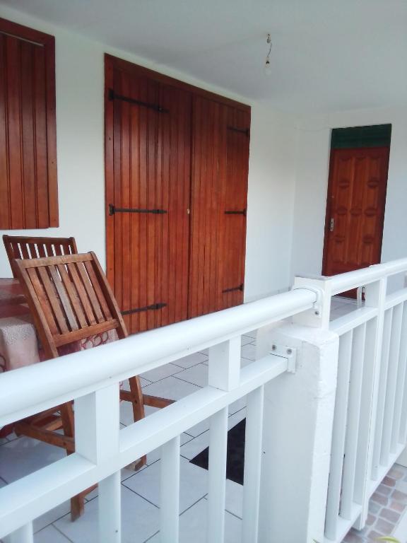 F3 Meublé de Charme dans un écrin naturel en bas de Villa, Pointe-Noire