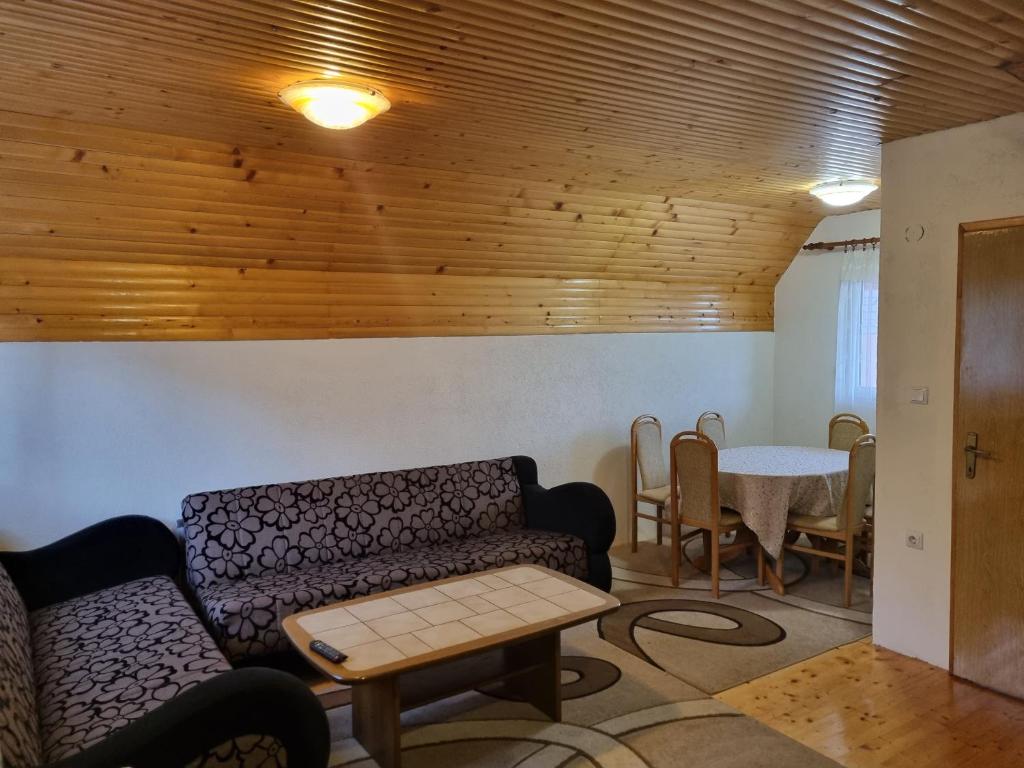 Bungalow in Mountain 2 - 2