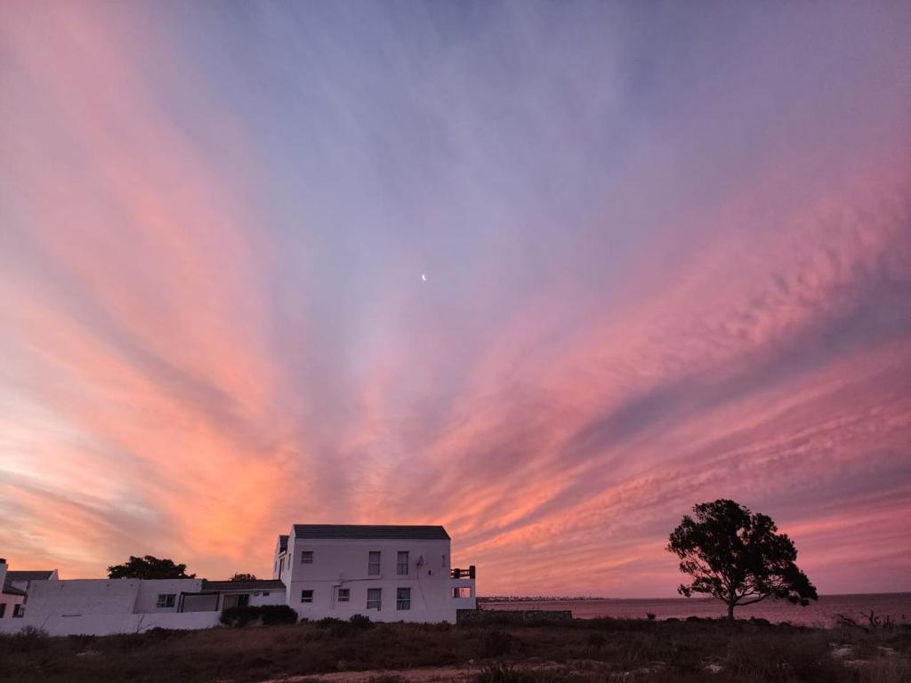 23 On Beach, Stompneusbaai