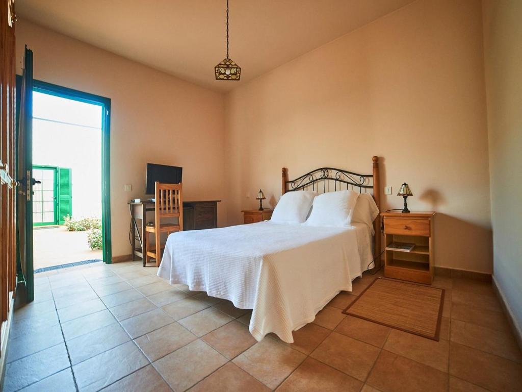 Spacious Holiday Home in La Oliva - 5