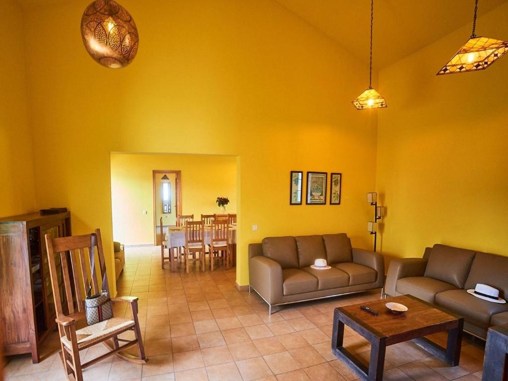 Spacious Holiday Home in La Oliva - 2
