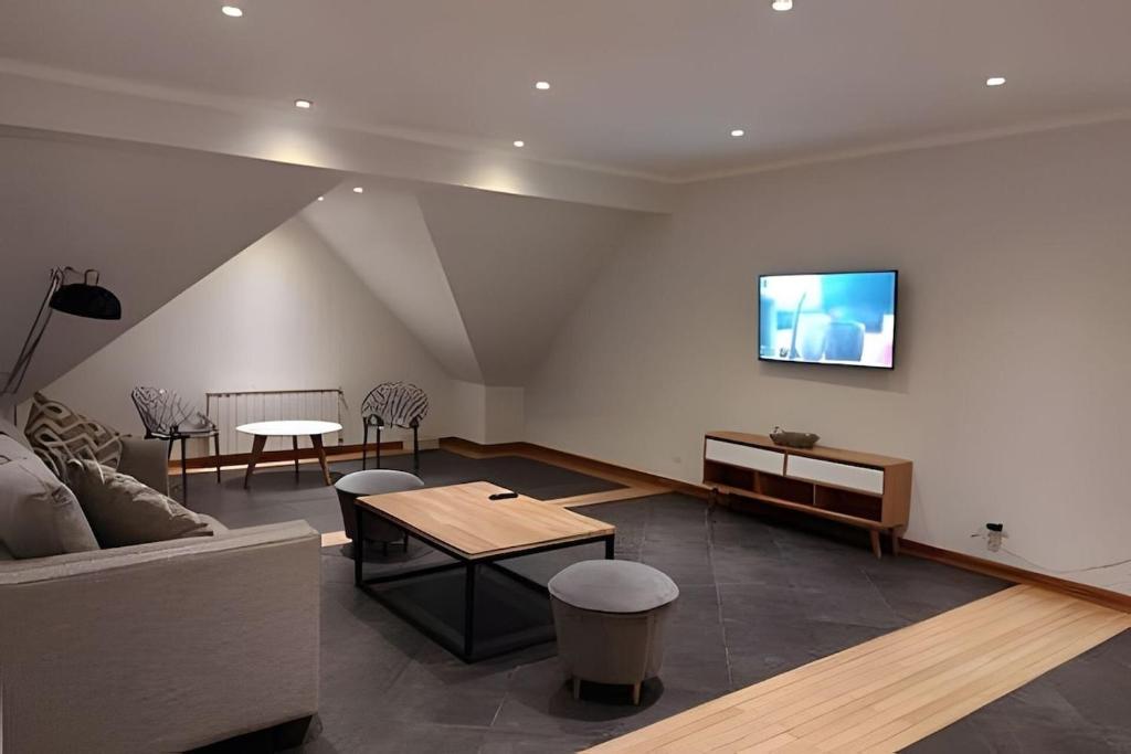 Huge, modern in the heart of the city 3A - 2