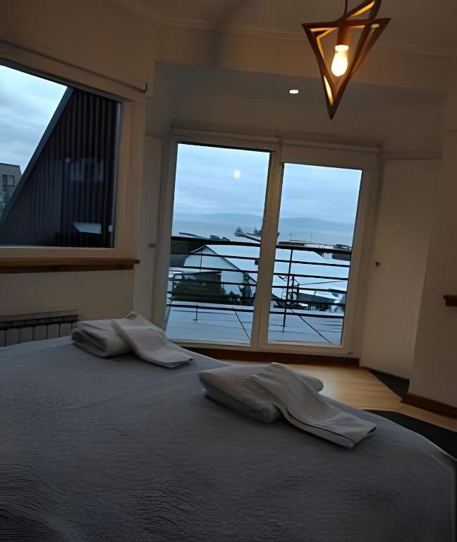 Huge, modern in the heart of the city 3A - 4