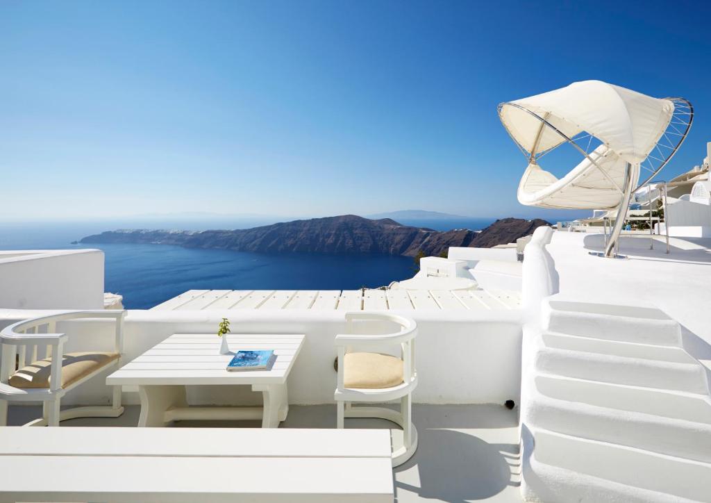 ホワイト サントリーニ スイーツ & スパ (White Santorini Suites & Spa) フロント・ロビー