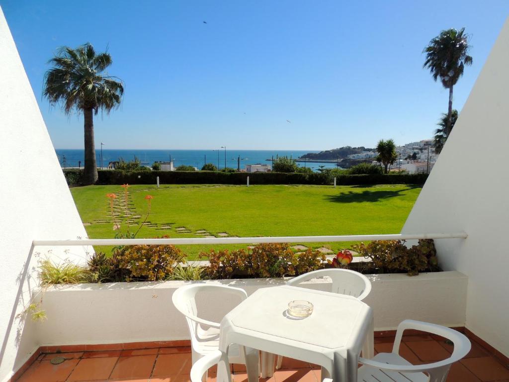 Almar Hotel Apartamento — Beach in Albufeira, Faro