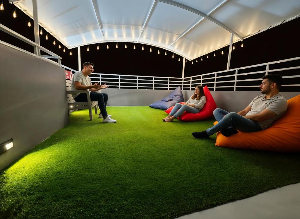 Shared lounge/TV area