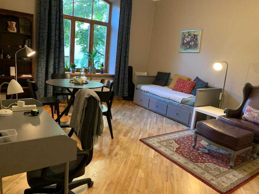 Dzirnavu apartment, free parking, Riga
