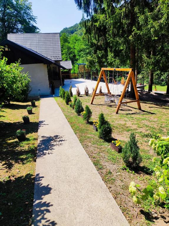 Vikendica Tuzla, Dolina mira - 2