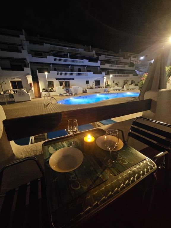 Blue Island House on the hill, with heated pool - 2