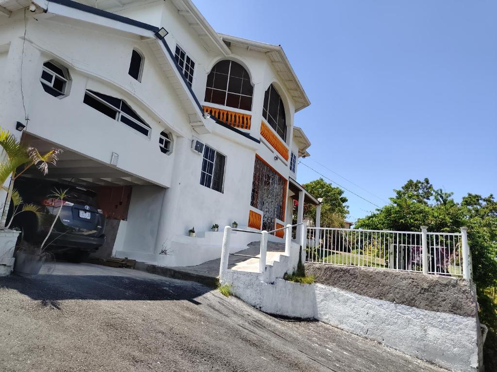 Destiny Palms Apt, Belle Air Summit