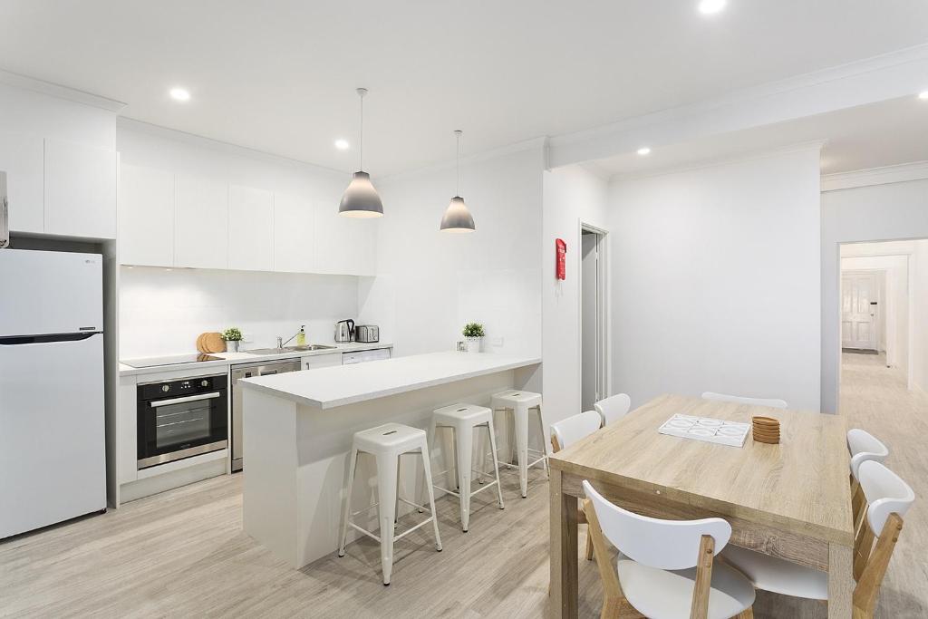 Stylish City Home for Large Group Getaways, Adelaide