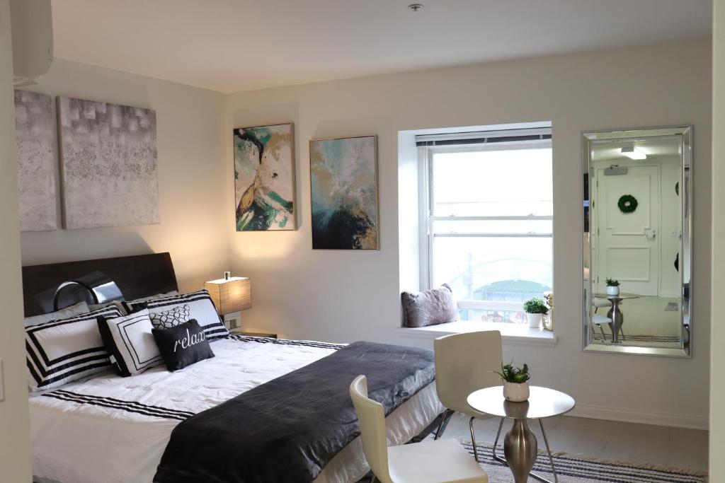 LOVELY STUDIO ON THE PROMENADE! free parking, Лос-Анджелес