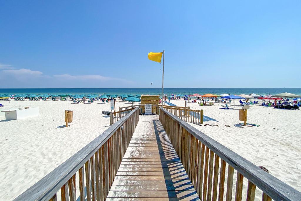 Bristol 109 - Lovely Ground Floor Beachfront Unit, Gulf Shores