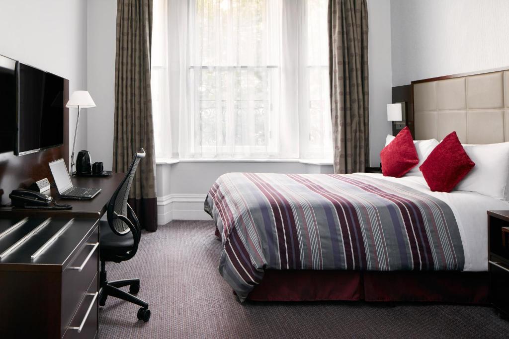 London The Grand at Trafalgar Square room