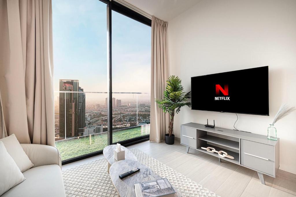 Luxury Top Floor Apartment in JVC, Dubái